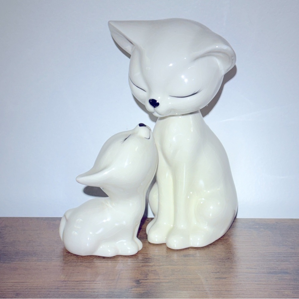 Momma & Kitten Cats Figurines White Ceramic Decor Mom Kitty HandPainted